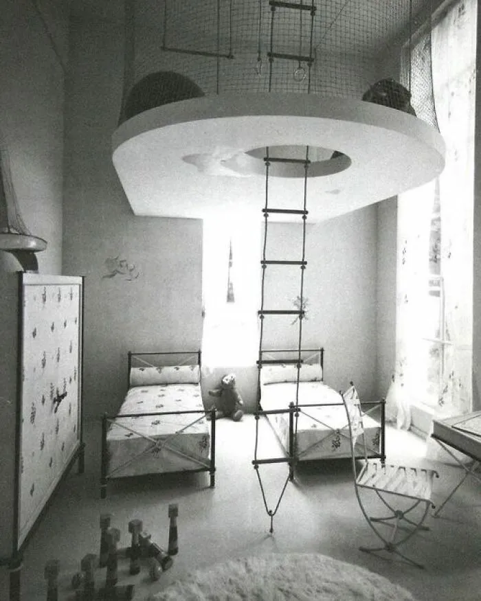 30 Nightmare-Inducing Pics Of Terrifying Bedrooms, As Shared On This Hilarious Facebook Group (New Pics)