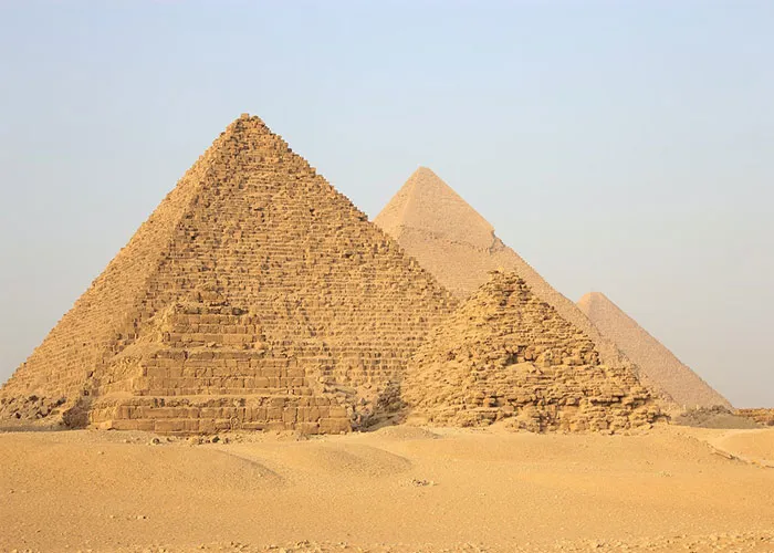 40 Bits Of History That People Are Shocked To Learn Happened Simultaneously
