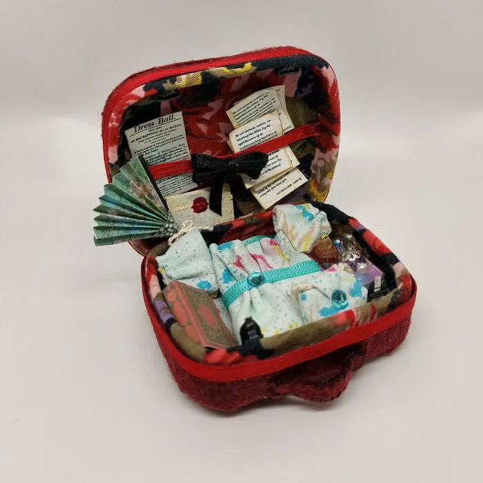 Elizabeth Bennet's Suitcase