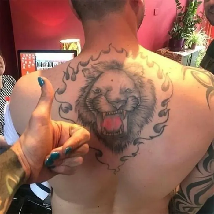 25 Personas que no se dan cuenta de lo horribles que son sus tatuajes