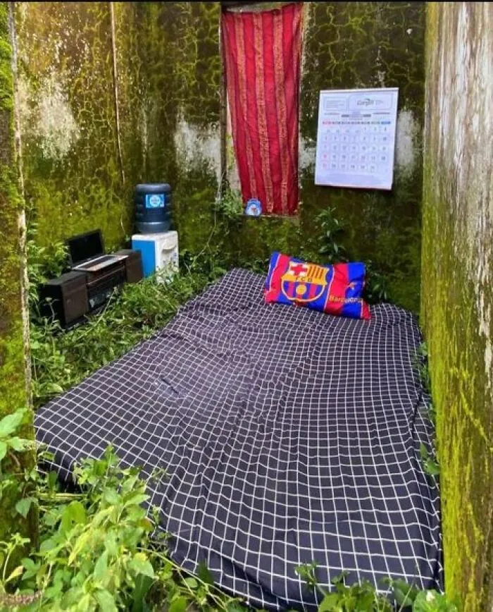 30 Nightmare-Inducing Pics Of Terrifying Bedrooms, As Shared On This Hilarious Facebook Group (New Pics)