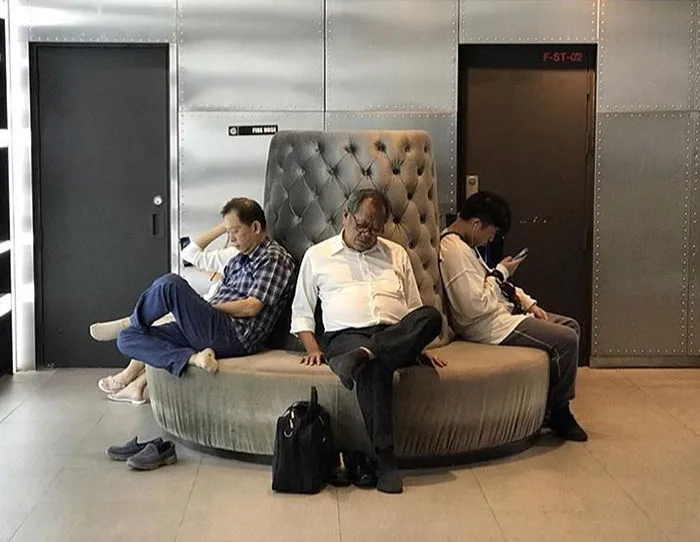 30 Times People Spotted Men Having A Miserable Time While Shopping And Just Had To Take A Pic (New Pics)