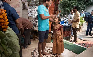 30 Pictures Showing The Diversity In Father-Child Relationships Around The Globe By This Photographer