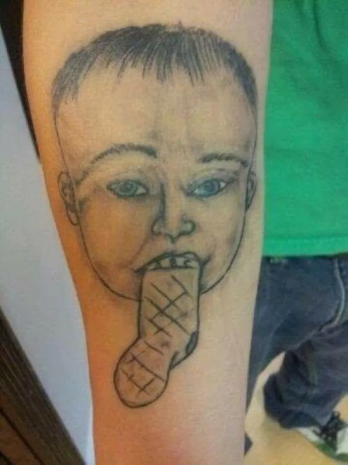 25 Personas que no se dan cuenta de lo horribles que son sus tatuajes