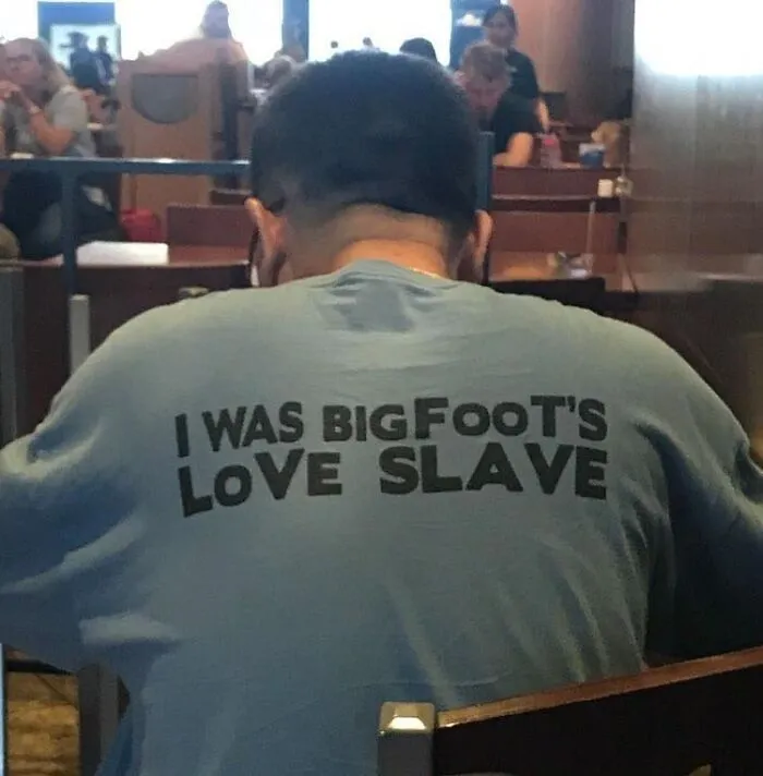 50 Times People Spotted The Most ‘Cursed Shirts’ In The Wild And Had To Share Them Online