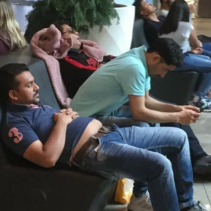 30 Times People Spotted Men Having A Miserable Time While Shopping And Just Had To Take A Pic (New Pics)
