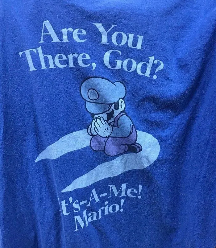 50 Times People Spotted The Most ‘Cursed Shirts’ In The Wild And Had To Share Them Online