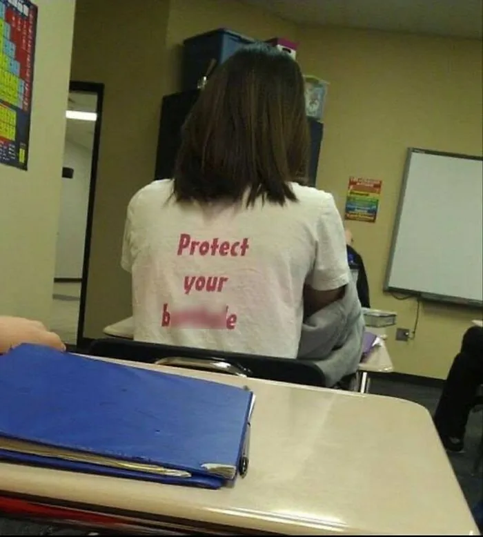 50 Times People Spotted The Most ‘Cursed Shirts’ In The Wild And Had To Share Them Online