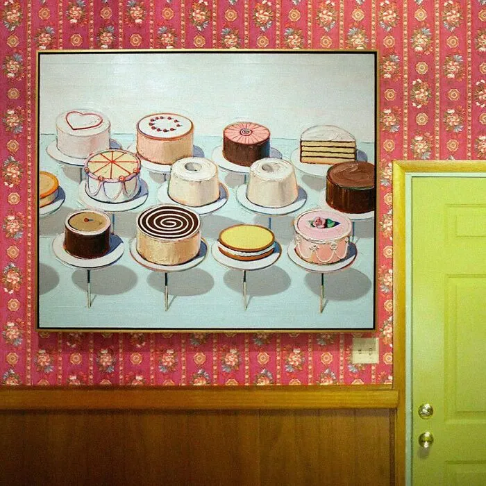 This Instagram Page Showcases The Contrast Between Great Art And Ugly Rooms (35 Posts)