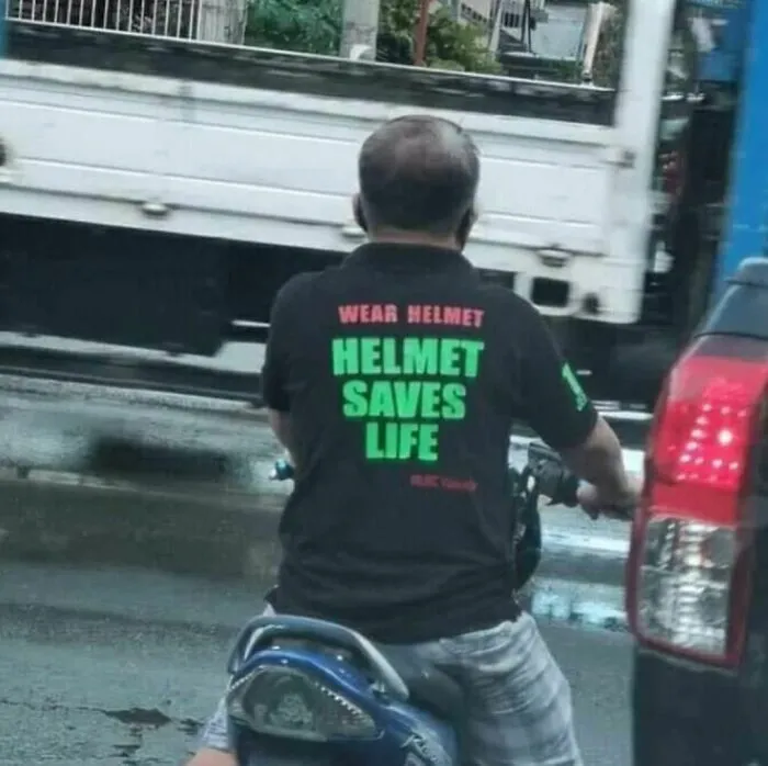 35 Camisetas "malditas" con mensajes tan raros que había que compartirlos