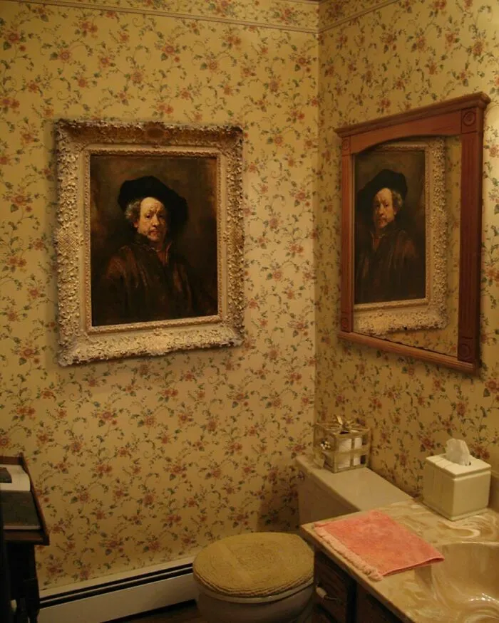 This Instagram Page Showcases The Contrast Between Great Art And Ugly Rooms (35 Posts)