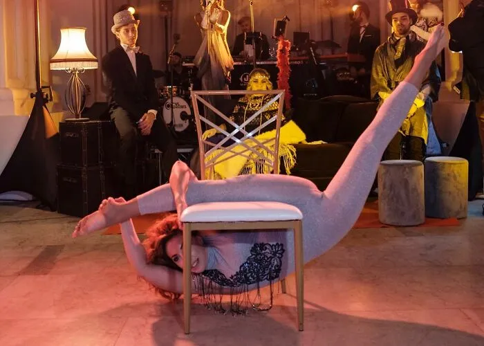 25 Unfiltered Wedding Pics By Ian Weldon That Are As Funny As They Are Chaotic (New Pics)