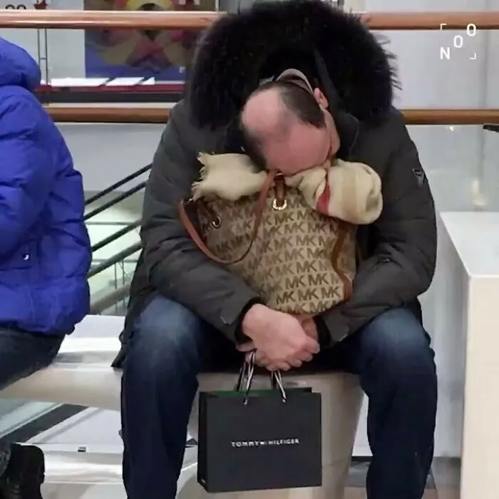 30 Times People Spotted Men Having A Miserable Time While Shopping And Just Had To Take A Pic (New Pics)