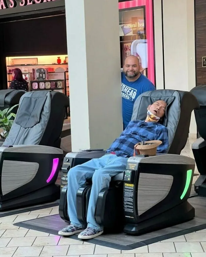 30 Times People Spotted Men Having A Miserable Time While Shopping And Just Had To Take A Pic (New Pics)