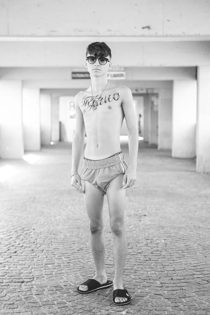 I Visited Corviale, A Failing ’80s Social Housing Project, And Photographed Its Young Residents (18 Pics)