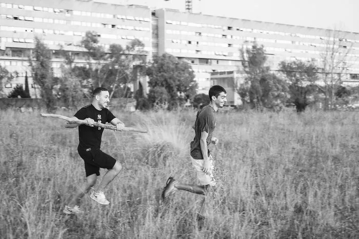 I Visited Corviale, A Failing ’80s Social Housing Project, And Photographed Its Young Residents (18 Pics)