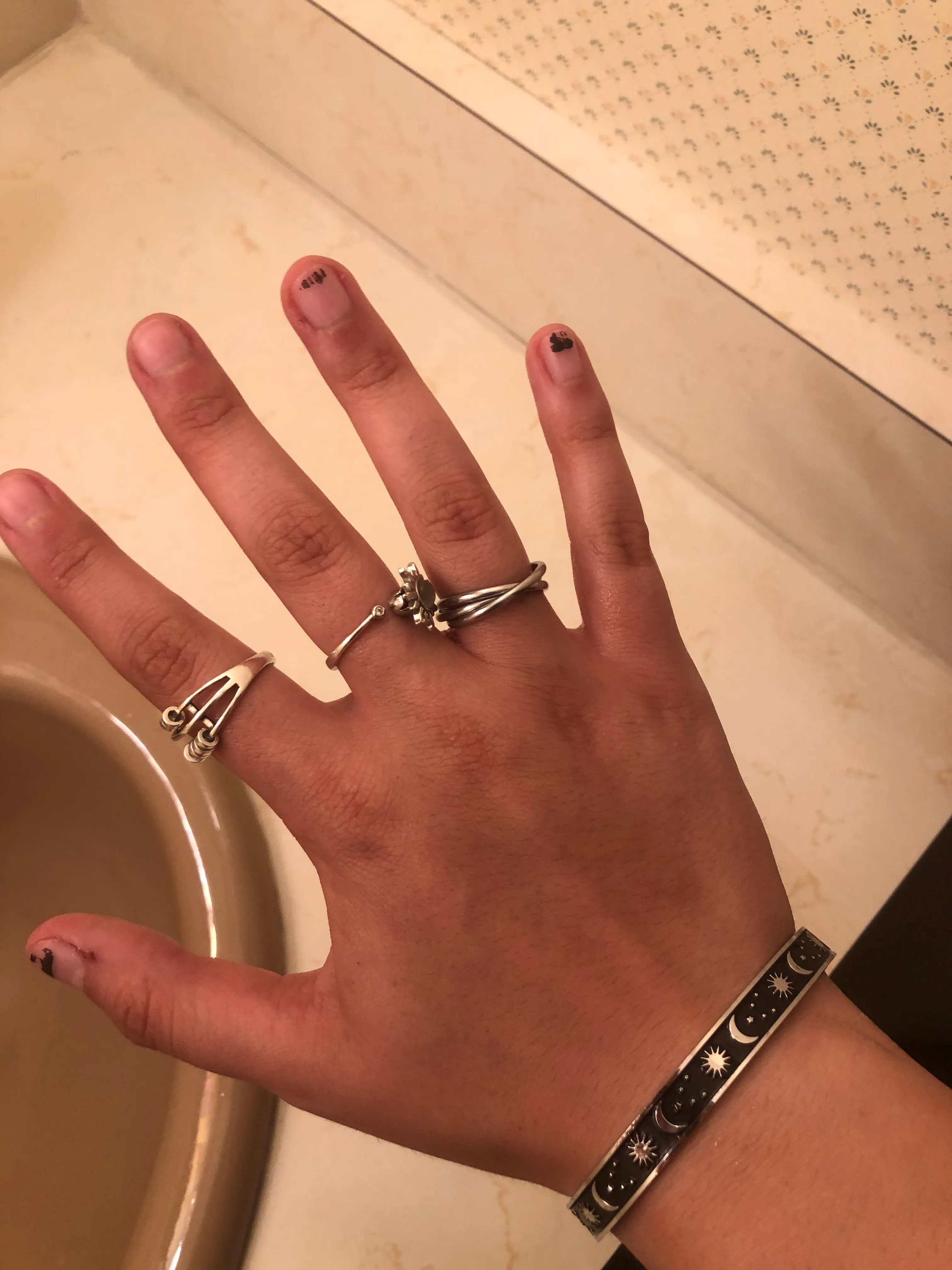 Hey Pandas, Show Me Your Handsssss!!!!