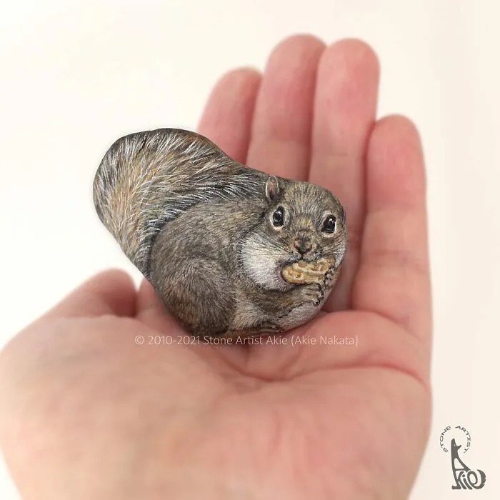 39 Animal Paintings On Natural Stones By Akie Nakata (New Pics)