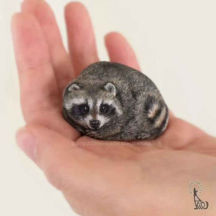 39 Animal Paintings On Natural Stones By Akie Nakata (New Pics)
