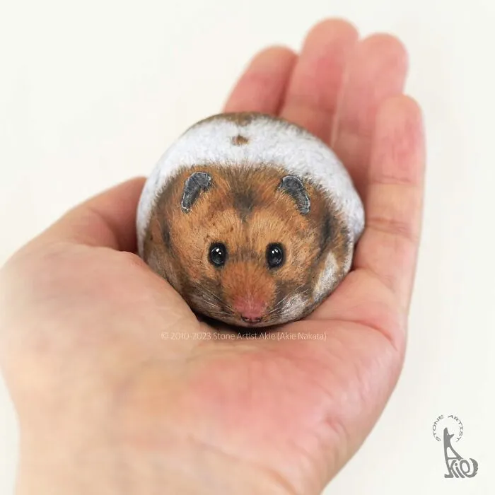 39 Animal Paintings On Natural Stones By Akie Nakata (New Pics)