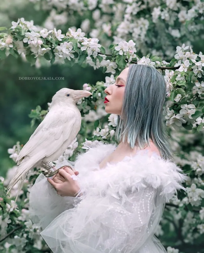 28 Images Showing The Incredible Bond Between Animals And People By This Photographer (New Pics)