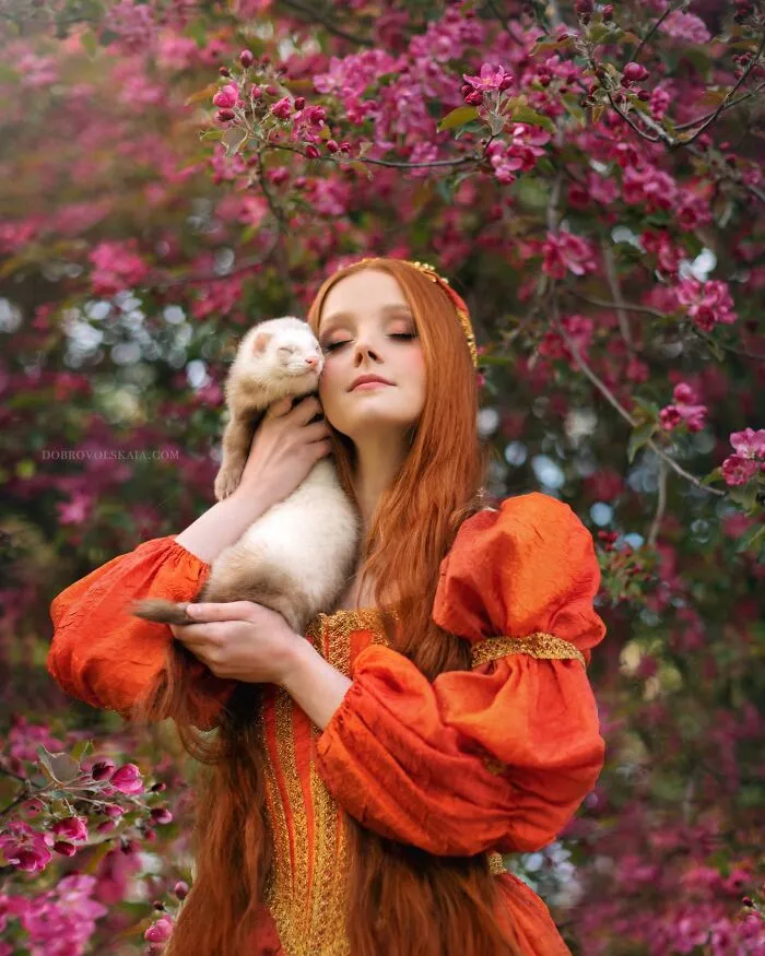 28 Images Showing The Incredible Bond Between Animals And People By This Photographer (New Pics)