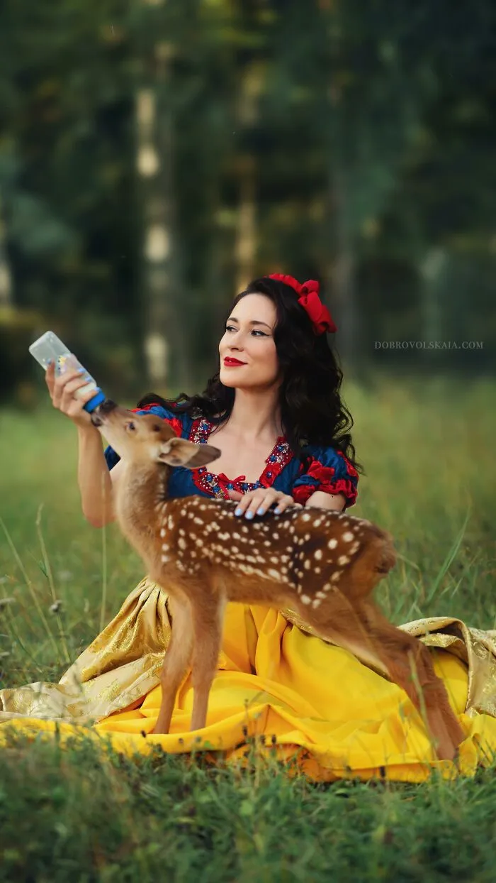 28 Images Showing The Incredible Bond Between Animals And People By This Photographer (New Pics)
