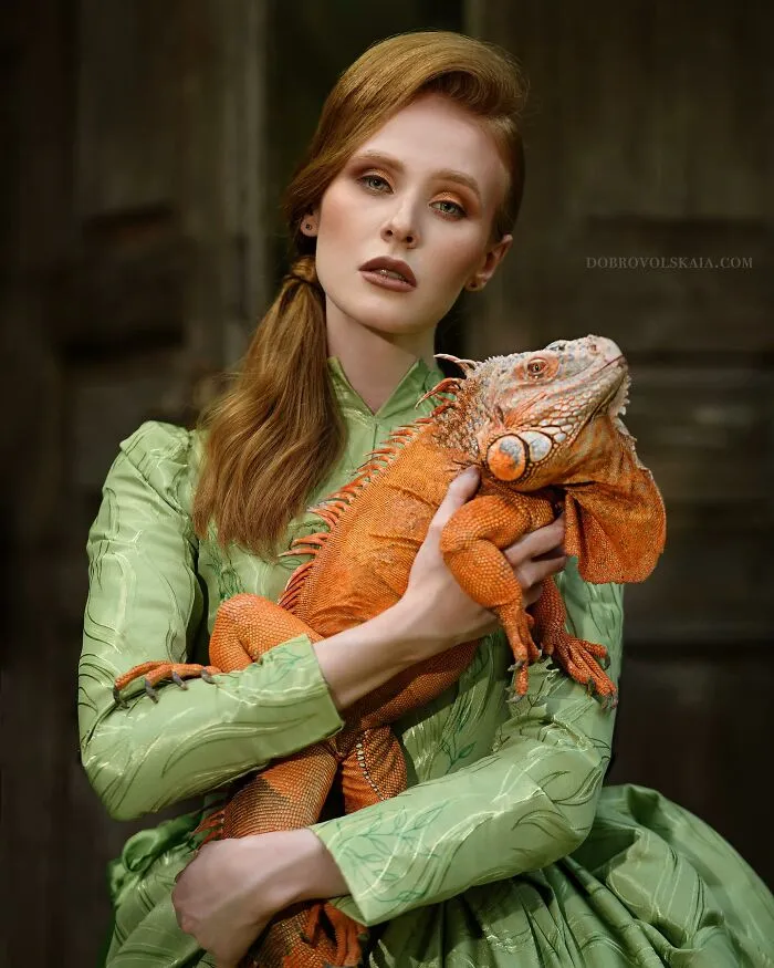 28 Images Showing The Incredible Bond Between Animals And People By This Photographer (New Pics)