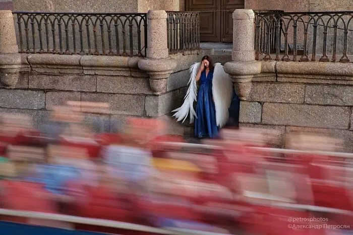 Saint Petersburg Photographer Documents The Bizarre Contrasts Of Russian Life (70 New Pics)