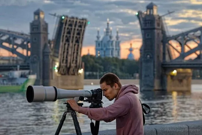 Saint Petersburg Photographer Documents The Bizarre Contrasts Of Russian Life (70 New Pics)
