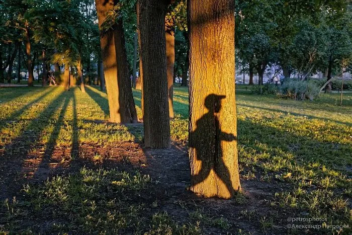 Saint Petersburg Photographer Documents The Bizarre Contrasts Of Russian Life (70 New Pics)