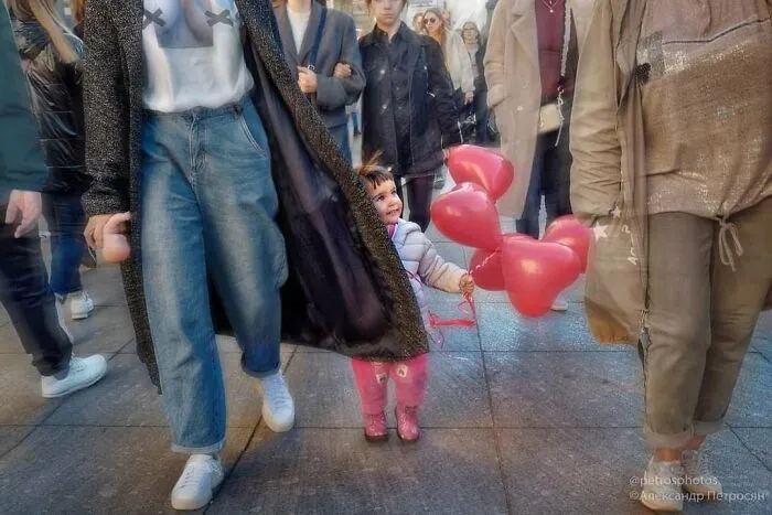 Saint Petersburg Photographer Documents The Bizarre Contrasts Of Russian Life (70 New Pics)