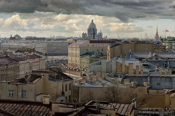 Saint Petersburg Photographer Documents The Bizarre Contrasts Of Russian Life (70 New Pics)