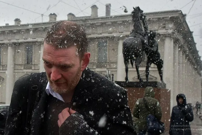 Saint Petersburg Photographer Documents The Bizarre Contrasts Of Russian Life (70 New Pics)