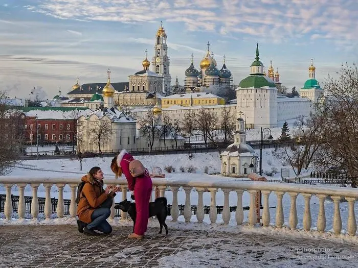 Saint Petersburg Photographer Documents The Bizarre Contrasts Of Russian Life (70 New Pics)