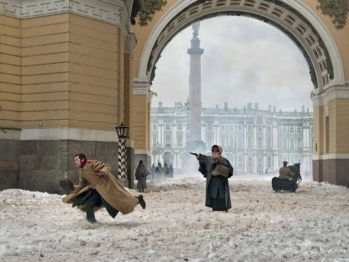 Saint Petersburg Photographer Documents The Bizarre Contrasts Of Russian Life (70 New Pics)