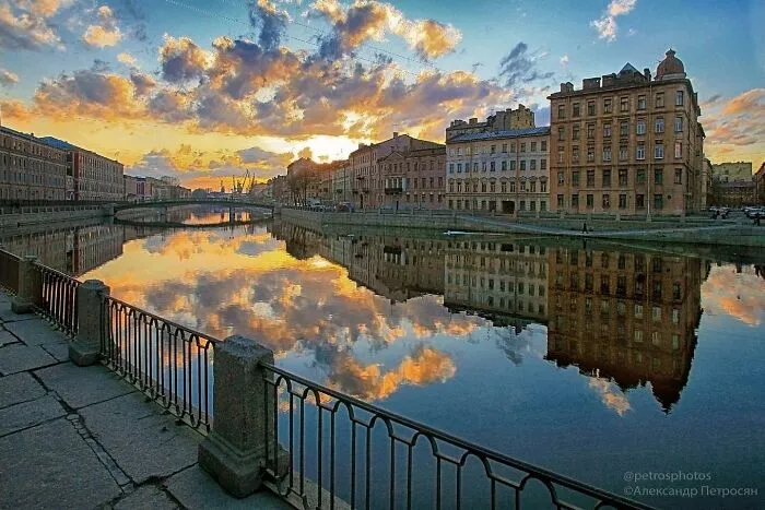 Saint Petersburg Photographer Documents The Bizarre Contrasts Of Russian Life (70 New Pics)