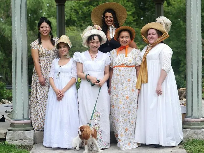 This Anesthesiologist Finds Relaxation In Recreating Historical Clothes (21 New Pics)