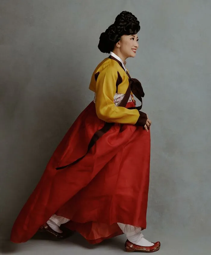 This Anesthesiologist Finds Relaxation In Recreating Historical Clothes (21 New Pics)