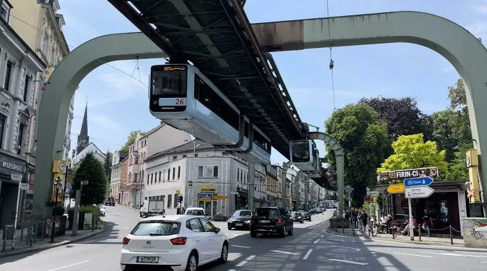 Vías suspendidas en Wuppertal, Alemania