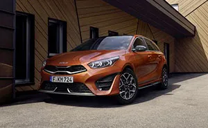Salesperson Assumed A Customer Couldn’t Afford A Car Which Came Back At Him In The Form Of A Pic