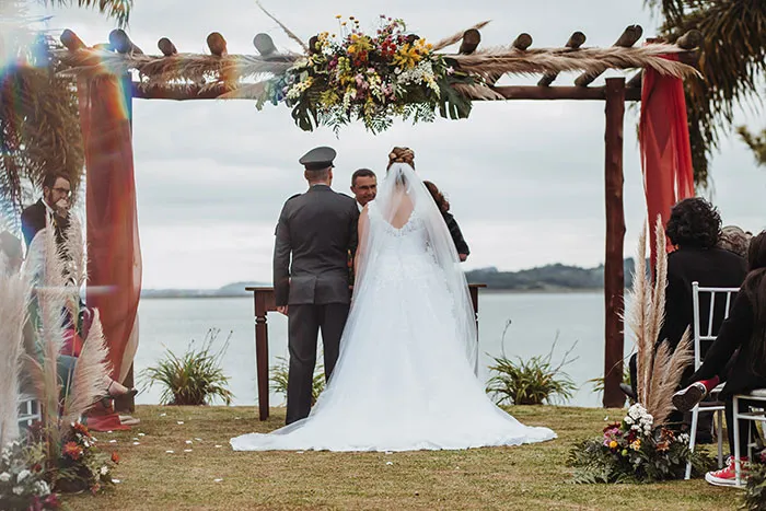 "What’s The Cringiest Thing You’ve Seen A Bride And Groom Do For Their Wedding?" (40 Answers)