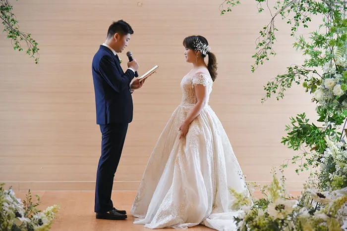 "What’s The Cringiest Thing You’ve Seen A Bride And Groom Do For Their Wedding?" (40 Answers)