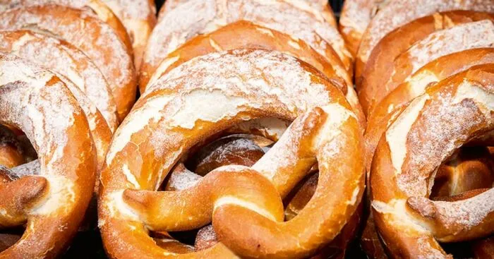 Hey Pandas, What's Your "Travel Snack" Classic? (Closed)