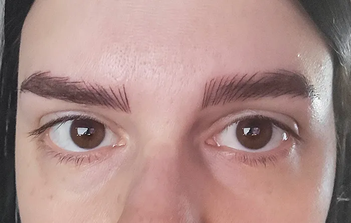 Me hicieron las cejas ayer y parece que tengo púas