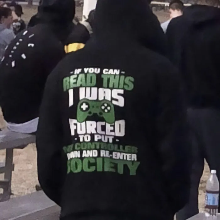 50 Times People Spotted The Most ‘Cursed Shirts’ In The Wild And Had To Share Them Online
