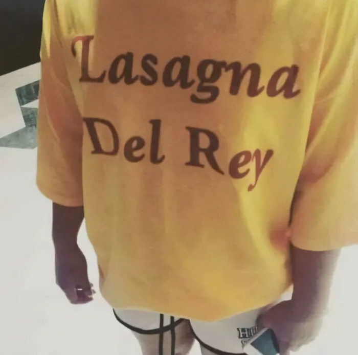 35 Camisetas "malditas" con mensajes tan raros que había que compartirlos
