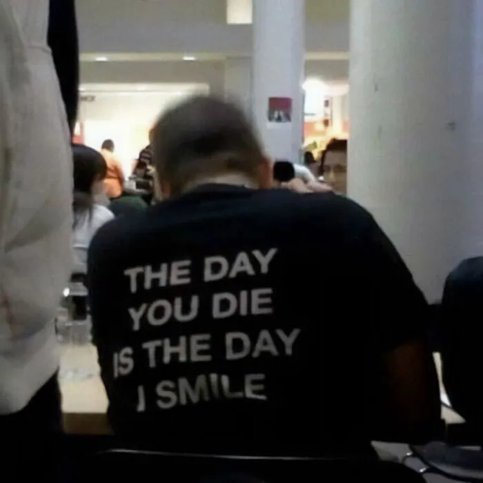 50 Times People Spotted The Most ‘Cursed Shirts’ In The Wild And Had To Share Them Online
