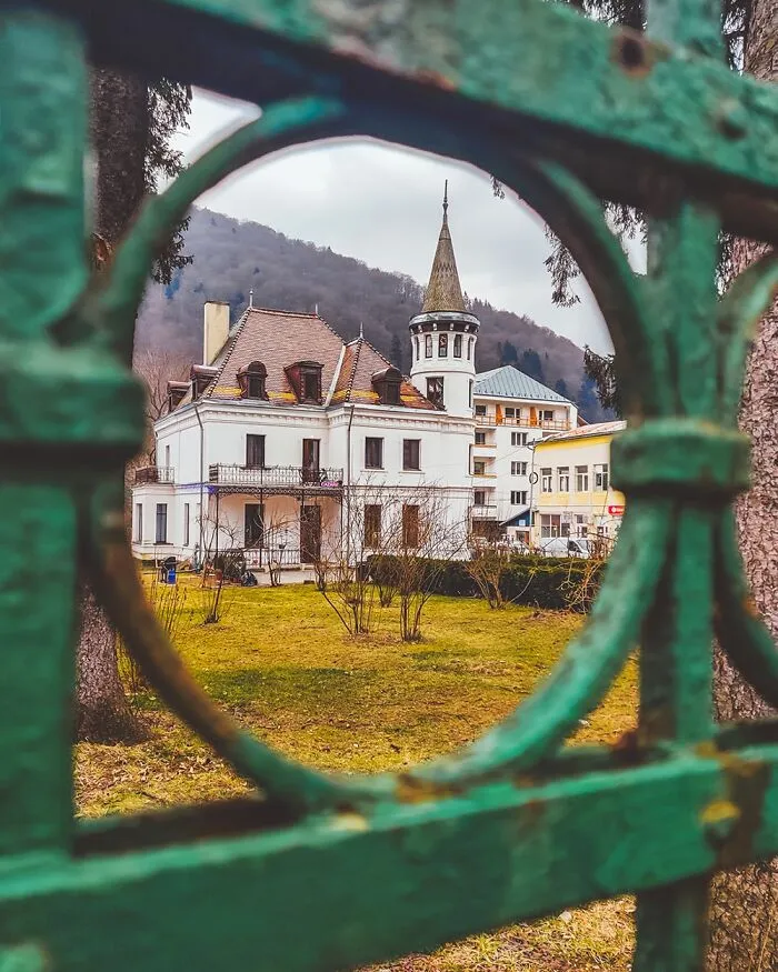 “Framed Moments”: 34 Photos That I Took