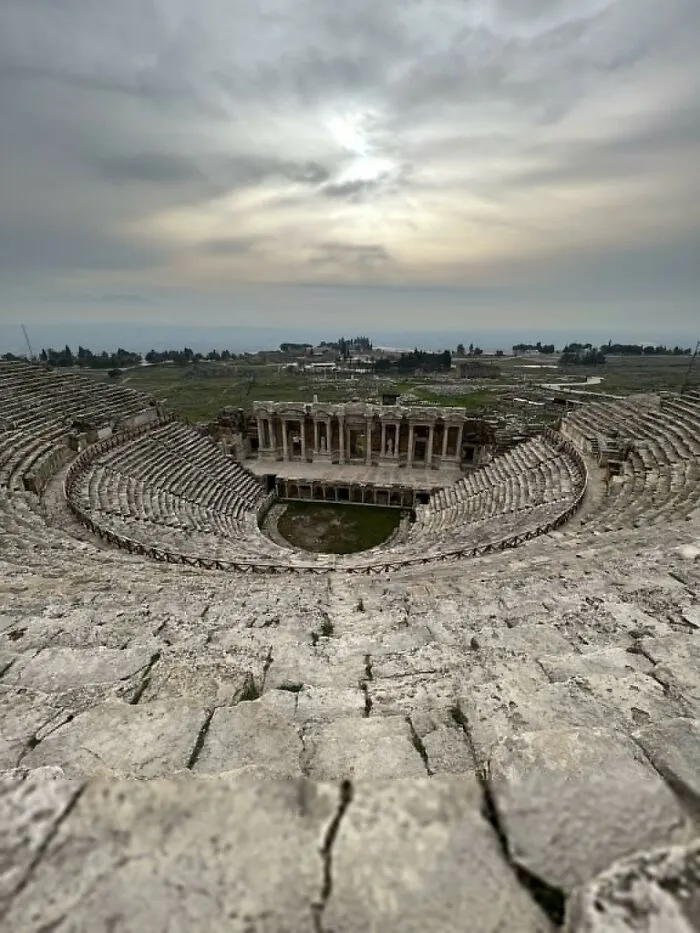 Antiguo teatro romano en Hierapolis. Denizli, Turquía